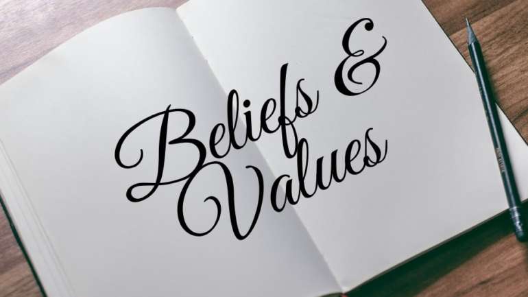 Πώς οι πεποιθήσεις και οι αξίες μας, μας καθορίζουν.